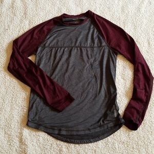 Men's American Eagle long sleeved shirt